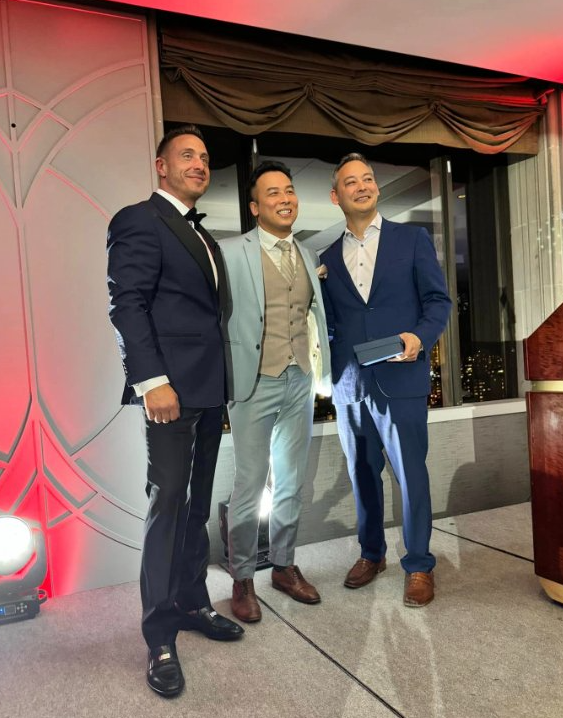 Viet Do receiving award